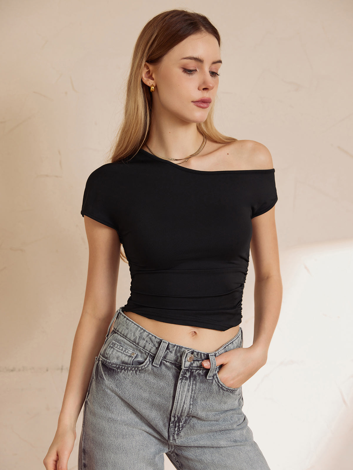 Asimetrik Yaka Crop Top